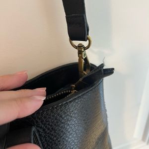 Madewell The Zip-Top Transport Crossbody